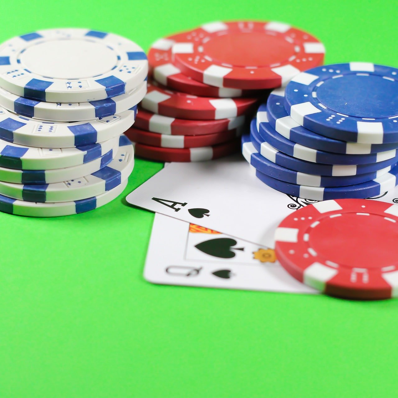 Slots and casino-style game categories available on luckyjili for Filipino players